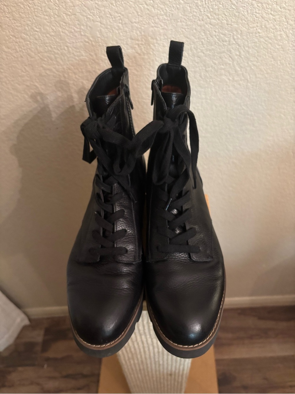 Women's Vionic Black Lace-Up Leather Ankle Boots